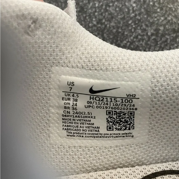 NWOT Nike Air Max Cream and Black Leopard Sneakers - Picture 10 of 10